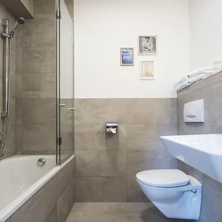 Отель Genusshotel Krone & Roadtrips Bei Basel 3*